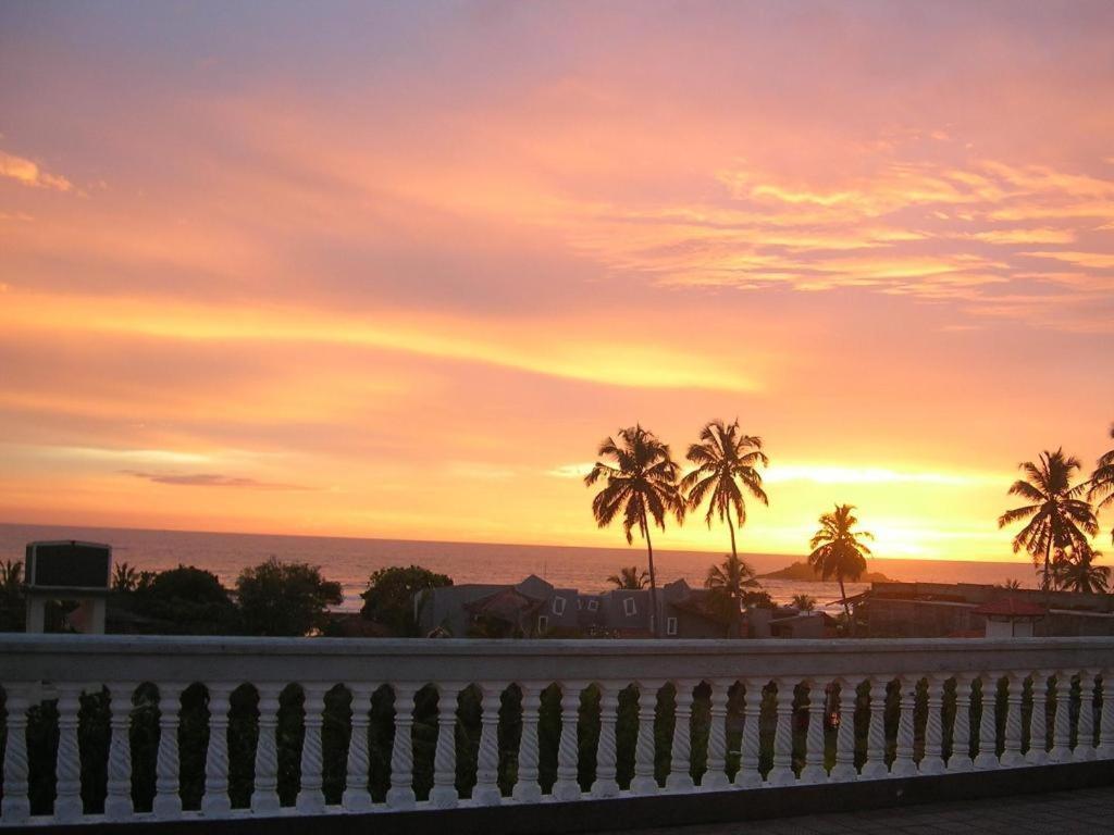 Sagarika Beach Hotel Moragalla Exterior foto