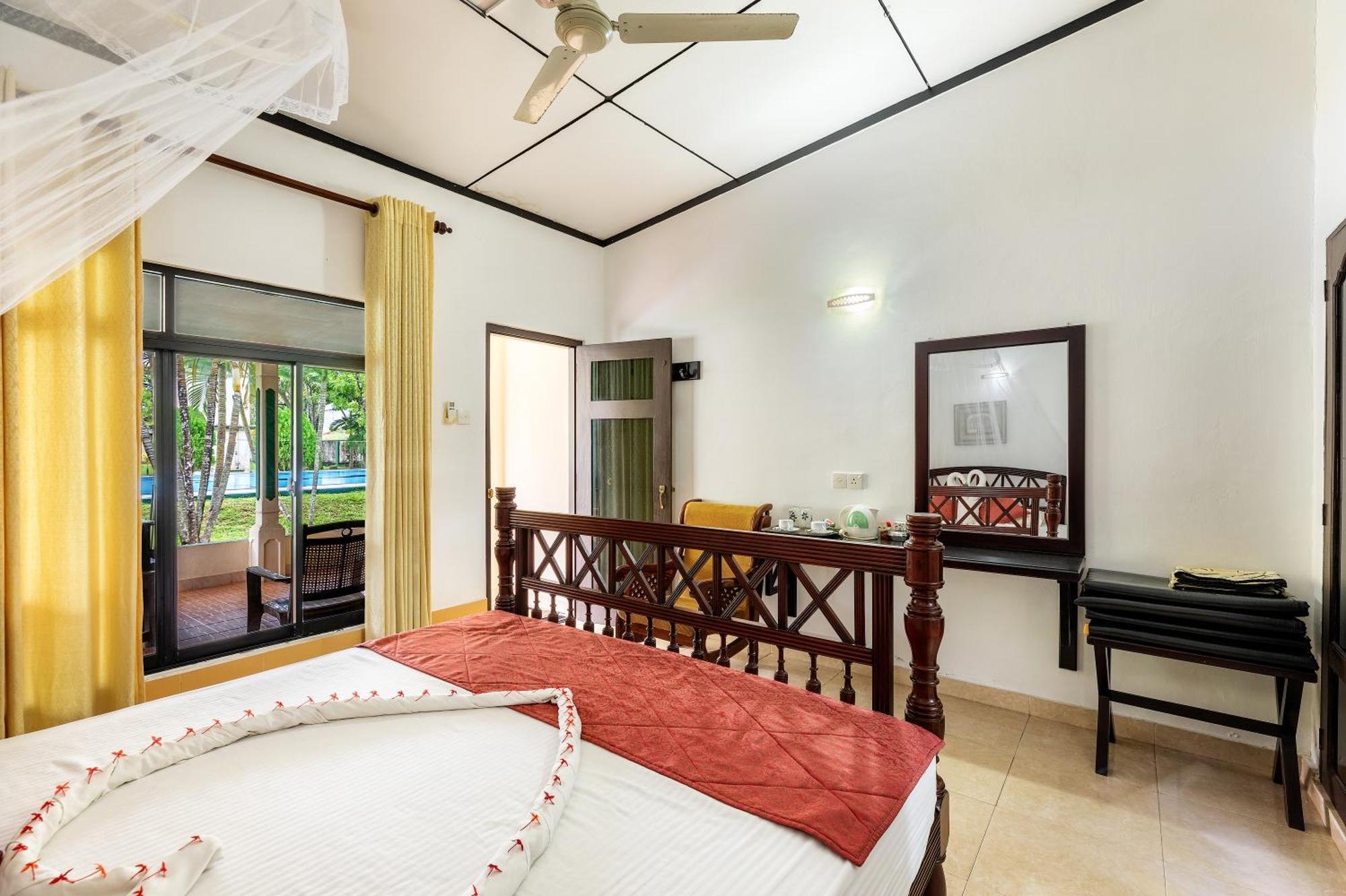 Sagarika Beach Hotel Moragalla Exterior foto