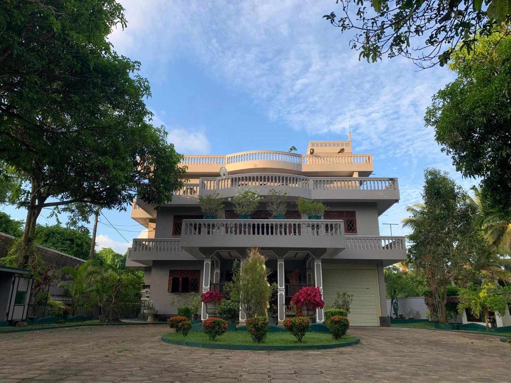 Sagarika Beach Hotel Moragalla Exterior foto